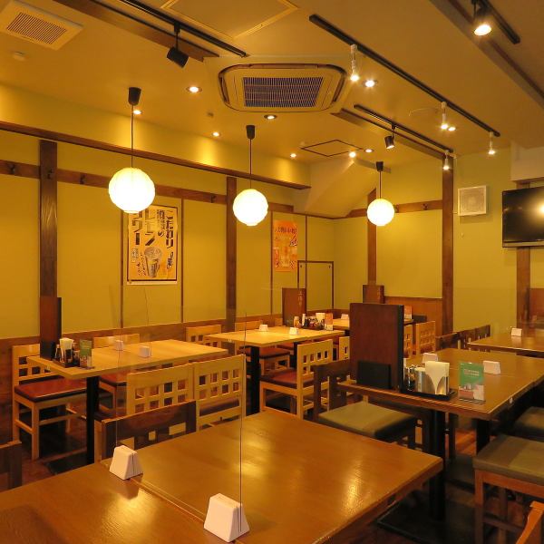 Spacious table seats with a sense of cleanliness.It is crowded with locals and office workers every day.Please feel free to come ♪