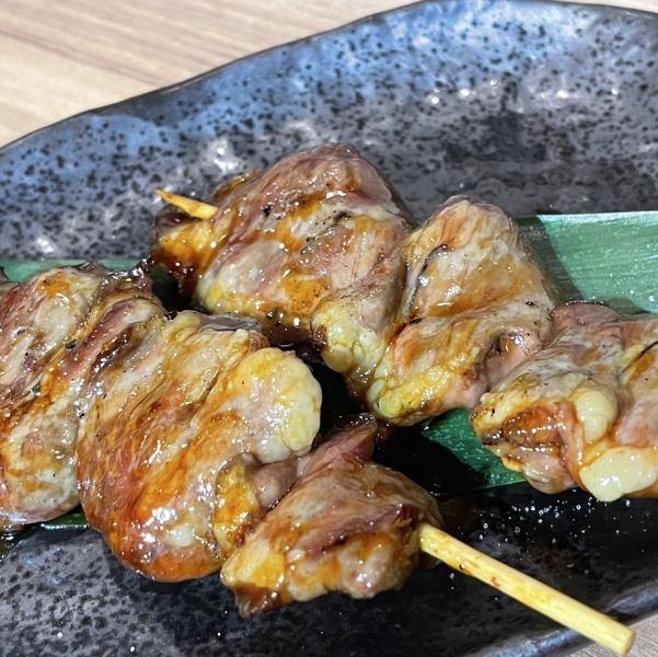 【焼鳥】国産鶏を使用した肉厚でジューシーな焼鳥！めずらしい希少部位も多数ご用意しております。