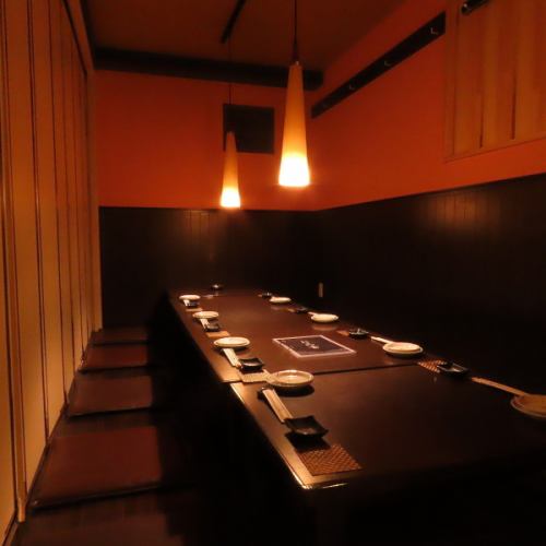 <p>落ち着いた雰囲気で、人気の掘りごたつ個室。5名様～（平日は4名様～）完全個室OK！仲間と宴会、仕事帰りのサク飲み、様々なシーンでご利用ください！</p>