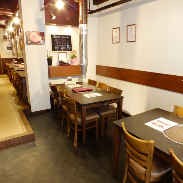 All table seats are available in the store ♪ The seats near the wall in the back of the store are bench seats, so you can sit comfortably and enjoy your meal to your heart's content! It is also recommended for family meals ♪ Charter can be reserved for up to 40 people ☆