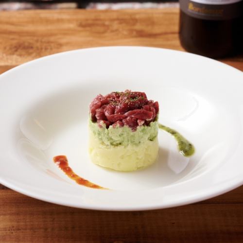 Avocado and horse meat tartare