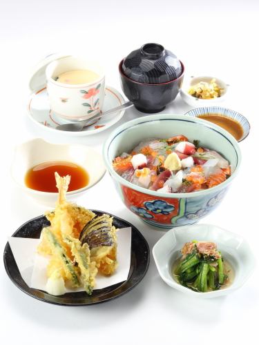 Seafood bowl set meal with tempura