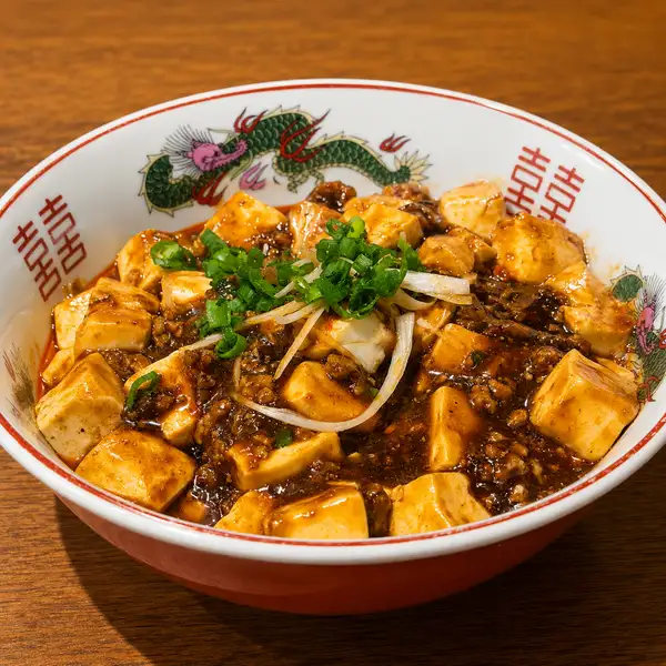 痺れる辛さと深いコクが麺に絡みつく！五臓六腑に染み渡る本格辛旨麻婆ラーメン／税込1320円