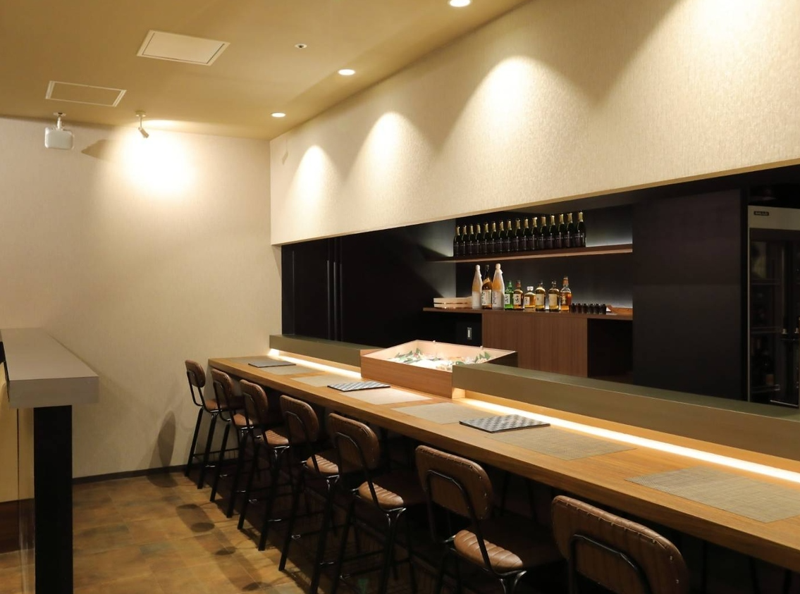 Aiming for a comfortable space, the lighting, chairs, and everything else have been carefully selected.