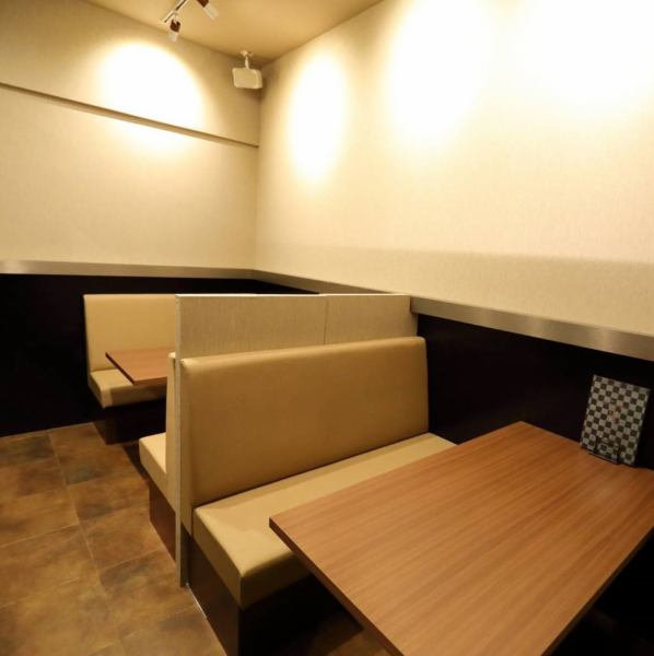 Box seats can accommodate up to 6 people.Please enjoy your meal slowly in a seat where all the chairs and tables are carefully selected.