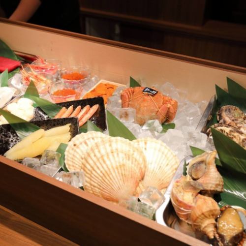 新鮮な食材が並ぶショーケース