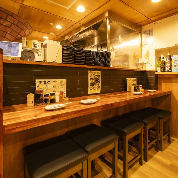 【JR大阪駅御堂筋出口から徒歩2分！】アクセス抜群の新梅田食堂街内にあります。【串カツ/居酒屋/梅田/飲み放題/大阪駅/大阪/肉/海鮮/釜めし/貸切/昼飲み】