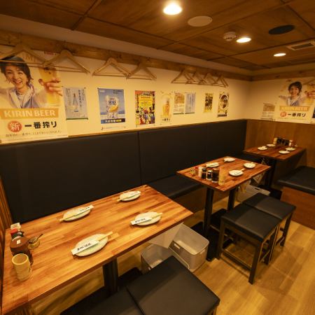 テーブル4名掛け×5席