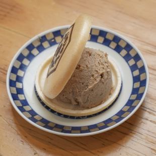 수제 레바 퍼티 중 (닭 소보로 들어간) 1 개