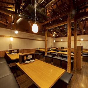 2Fの吹き抜けの天井の雰囲気を楽しみながら！※状況によっては希望に添えない場合がございます。