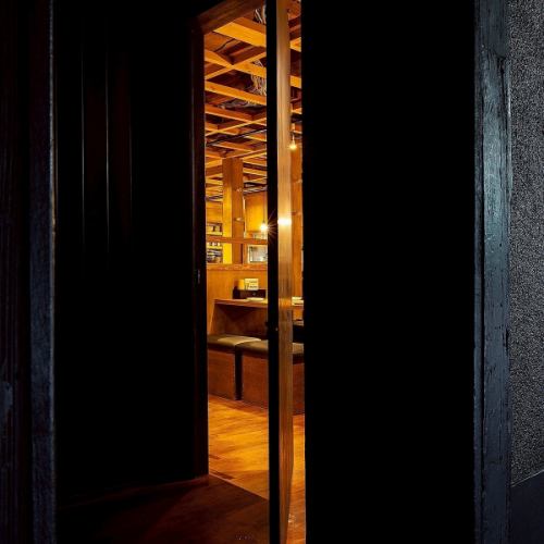 看板も入り口も無い！？