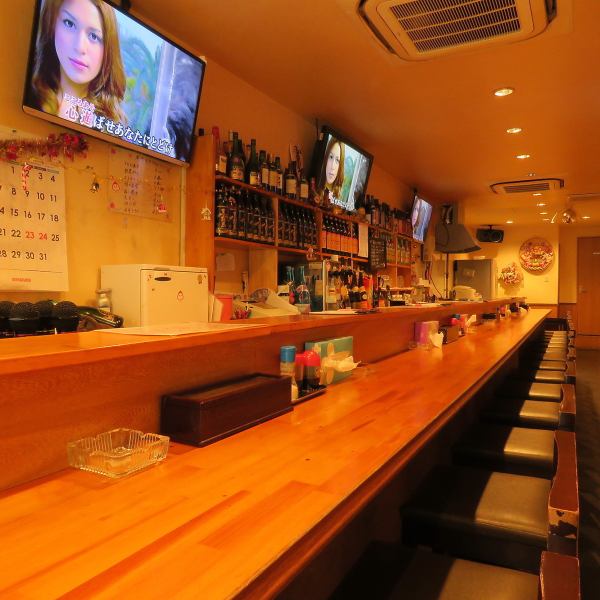 [One person is welcome] Counter-x17 seats available.The entrance is made of open glass, so one person can feel free to use it.It is also highly recommended for close friends and for after-party use♪ (Please contact us directly by phone for reservations for more than 5 people)