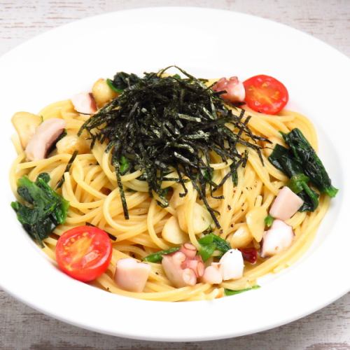 Japanese style peperoncino with octopus and spinach
