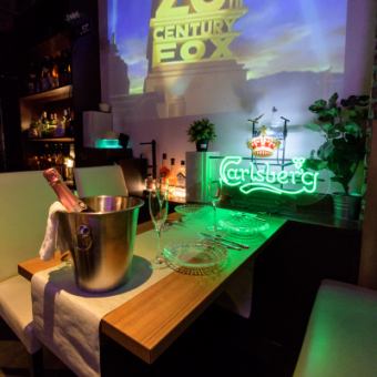 大型スクリーン付きの個室空間はスポーツ観戦にもおすすめ！お得な飲み放題付コースは2,980円(税込)～お値段別に多数ご用意しております。海浜幕張の個室居酒屋で飲み会、宴会、接待、女子会、誕生日ならぜひ当店をご利用ください！【海浜幕張 幕張 食べ放題 バイキング テイクアウト ランチ】