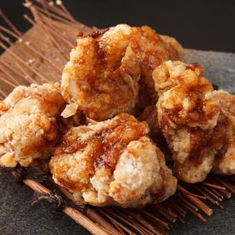 地鶏のジューシー唐揚げ