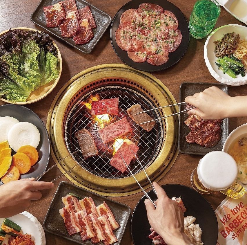 我們還提供午餐限定菜單和無限量供應的餐食和飲料計劃。