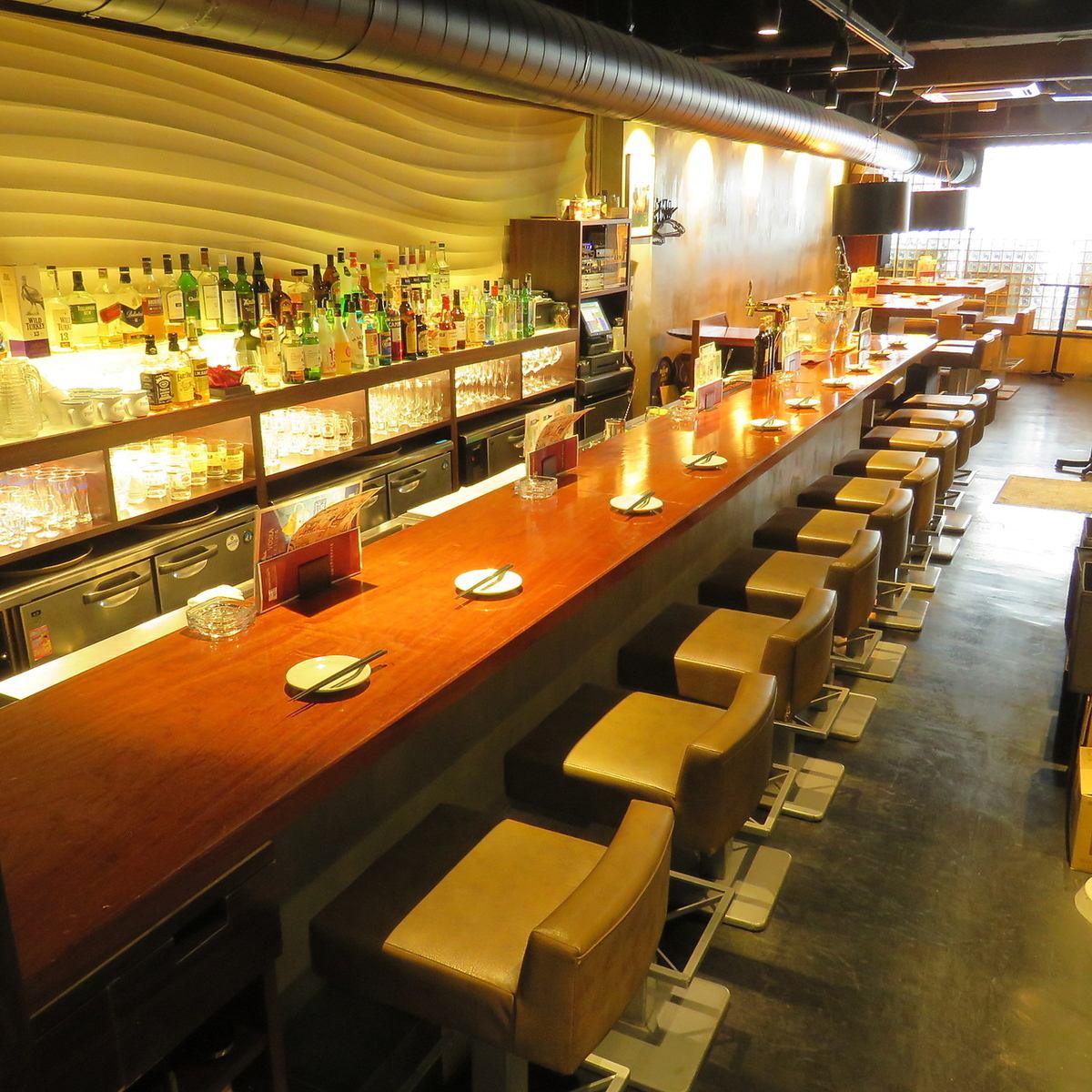 An adult hideaway bar in front of Sendai Station.We also offer anniversary plates.