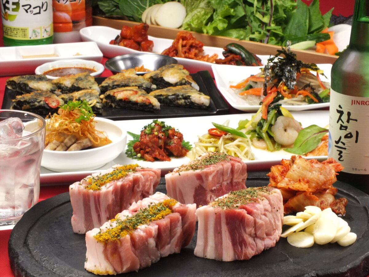 住吉交差点から美野島商店街へ徒歩3分。知ってると自慢できる店