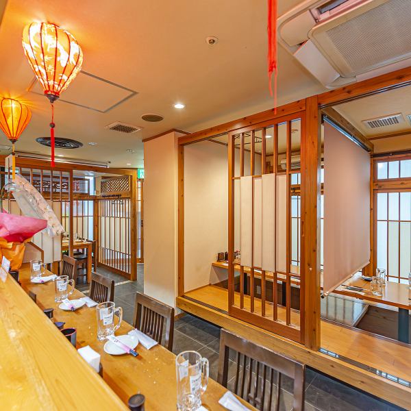 【◆貸切可能】【最大40名様まで】当店は最大40名までの貸切利用が可能です〇会社の宴会や友人との大人数の集まりにぴったり♪全席個室なのでプライベート感も抜群。周囲を気にせず、ゆったりとした空間で炭火焼き鳥やもつ鍋を楽しめます。急なご予約も対応可能ですのでお気軽にお問い合わせください★