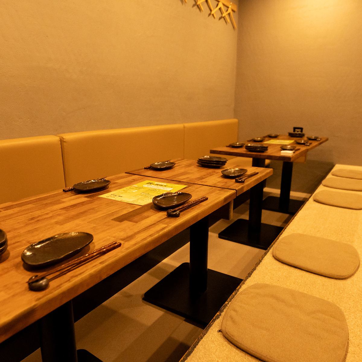 可在完全包厢内举办宴会!我们还提供各种套餐,请随意享用。