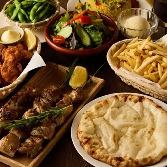 【3時間飲み放題付！】ローズマリーチキン＆大人気チーズナン堪能コース〈全8品〉3,980円