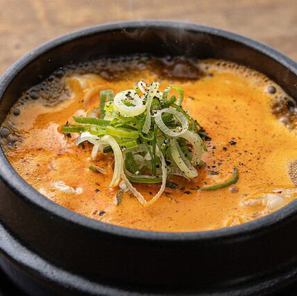 【本場の旨辛】豆腐とスープのバランスが絶妙な熱々スンドゥブ◆家庭の味