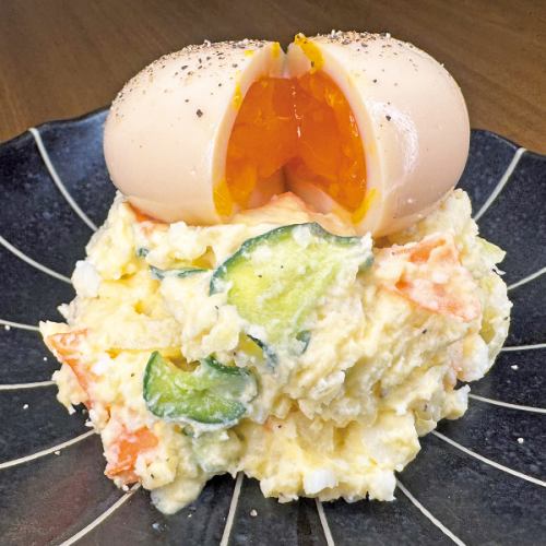 半熟たまごのポテトサラダ