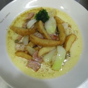 German potatoes Lyonnaise