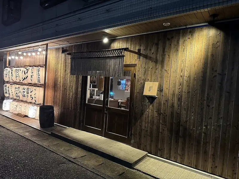 飛び込みのお客様も大歓迎です♪　提灯が目印です！