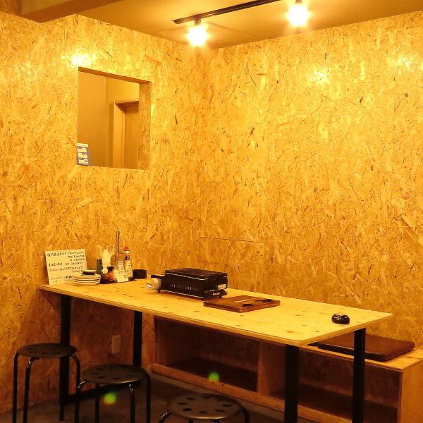 ちょっとしたプライベートな空間もご用意しております！木目調のアットホームな空間が広がる店内でゆっくりと海鮮料理をお楽しみいただけます♪家族や友達などの誕生日や記念日にぜひ当店をご利用くださいませ。