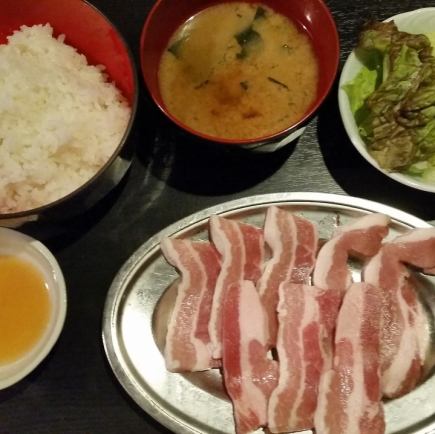 【自助午餐套餐☆（僅限週六、週日及假日開放）】超值！自助五花肉套餐