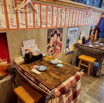 추운 시기의 입구 부근의 테이블 석은 燬燵席가되어 추위 대책 OK가 아니라!