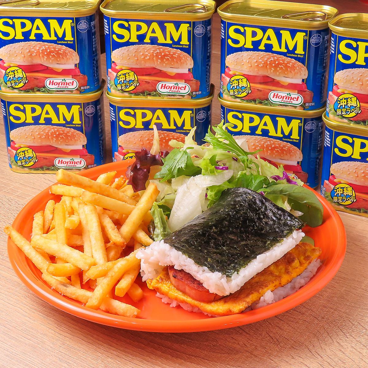 スパムオニギリ、ステーキプレート等ハワイアン料理で贅沢ランチ