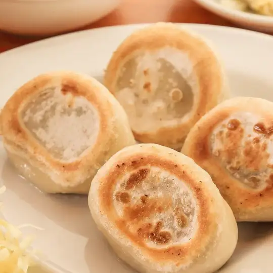 六本木の肉汁餃子食べ放題・台湾中華等30品食べ放題、ドリンク４０種飲み放題３時間４５００円（4950円込）