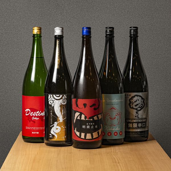 ≪約30種類ずつ日本酒・焼酎を常備！≫ 焼酎各種 ￥715（税込）～・日本酒各種 ￥880（税込）～