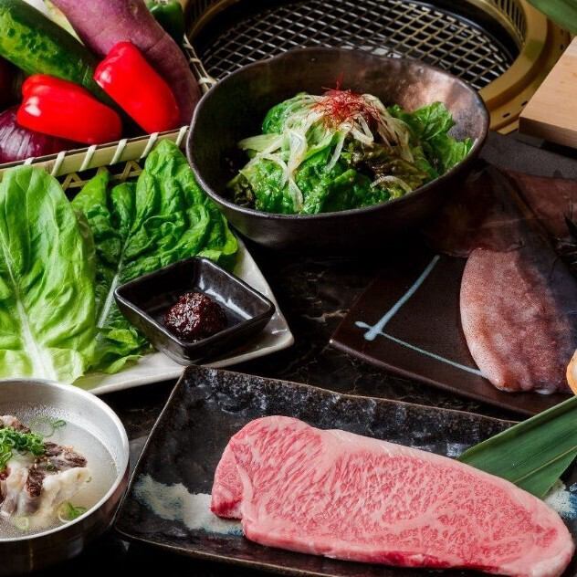【27時まで営業】こだわりのお肉とお酒を心ゆくまで堪能しよう。