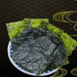 韓國海苔 / 毛豆 / 醃黃瓜 / 巴里基(一種小吃) / 芥末章魚 / 洋蔥片 / 韓式涼豆腐 / 日式小吃