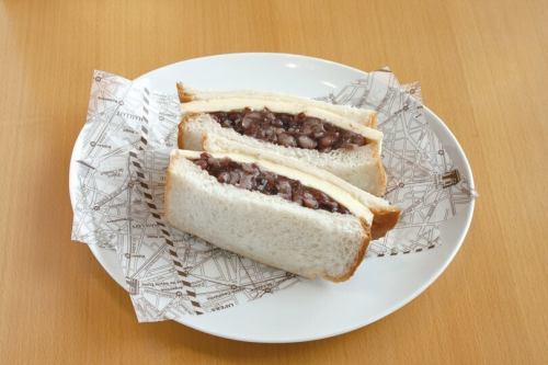 Bean jam butter sandwich