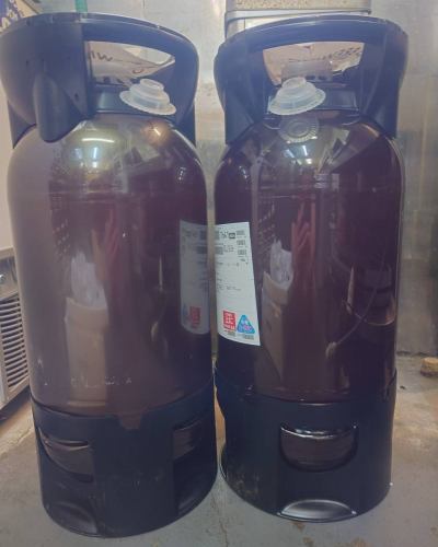 いよいよ明日開催ですよ!
自分で注ぎ放題のクラフトビール(craftrock オルタナティブIPA)も40ℓあるので、無くなることはないと思います。
クラフトビールを自分で飲み放題なんて、滅多に出来ることではありません。
ガブガブ飲んでベロベロになってください!
クラフトビールだけではなく、ほかのお酒も飲み放題出来ます。
料理も小皿でお一人分ずつお出しします。
いつの時間もあるわけではなくて、タイミングを見て皆様に提供いたします。
以下は提供予定のお料理です。
・砂肝のネギ炒め(改)
・マグロのネギ塩和え
・マグロのアボカド和え
・ミズダコの韓国風カルパッチョ
・スーミータン
・タラの甘酢あんかけ
・ニタリクジラの竜田揚げ
その他もお出しする予定です。
いつものお料理は通常通り注文できます。
ご予約お待ちしております!