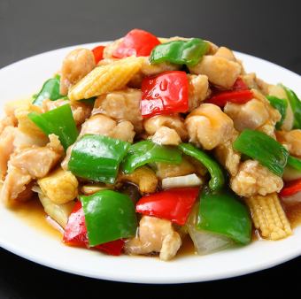 Stir-fried chicken and peppers / stir-fried chicken and cashew nuts