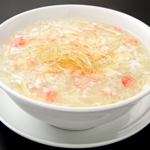 Shark fin soup with dried scallops / shark fin soup with crab meat