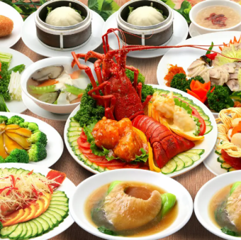 【宴会/娱乐】包含整条红烧鱼翅、酱油鲍鱼、北京烤鸭等美味套餐，14,850日元（含税）