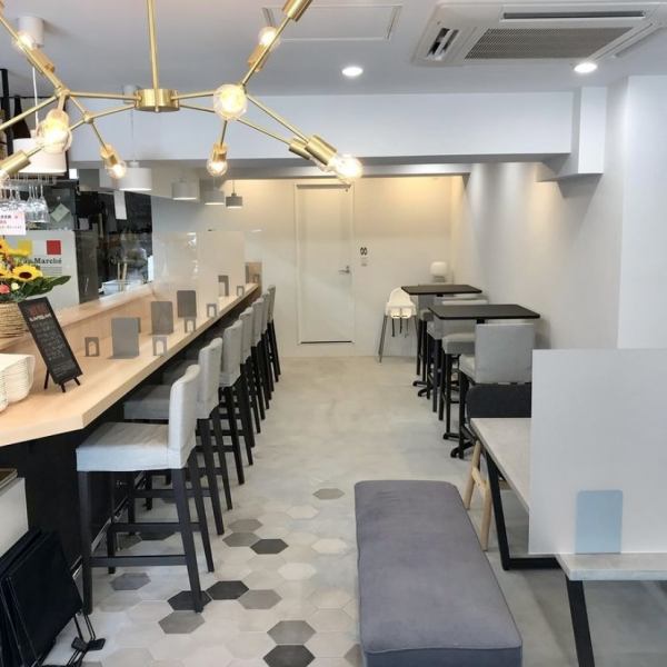 ≪Counter seats with a lively feeling≫ You can enjoy the cooking scenery as it is an open kitchen ♪ Please spend a high quality time at the counter seats with a sense of realism.Please be assured that we have a partition ◎ Please drop in by yourself as well as on dates and meals with friends!