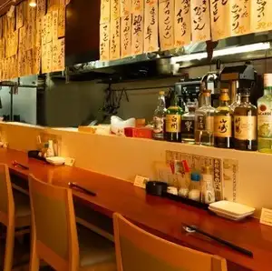 カウンター席は全6席のご用意。