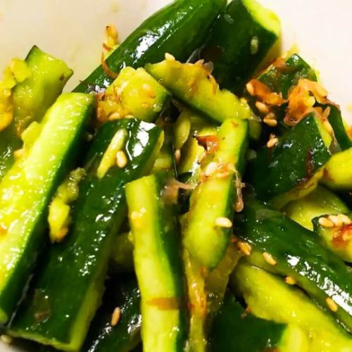 Spicy cucumber tataki