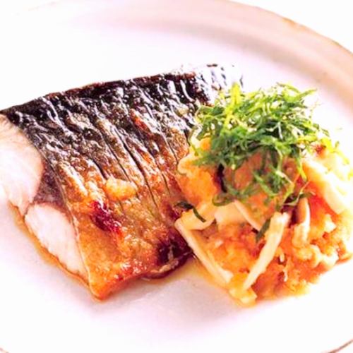 Grilled salted horse mackerel