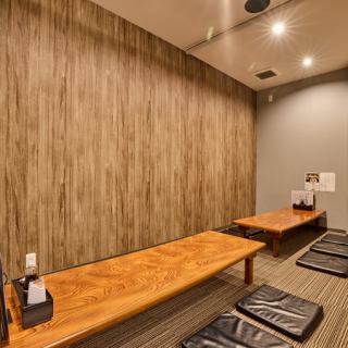 13名ほど座れる座敷がございます。