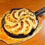 博多名物！鉄鍋餃子（1人前5個）