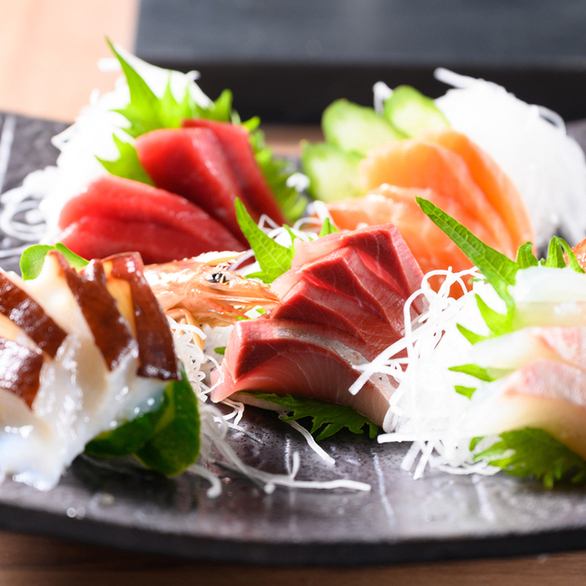 鮮度抜群！季節の魚介を使った海鮮料理を多数ご用意！