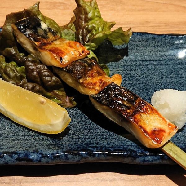 【旬の魚介を使った】　魚の串焼き